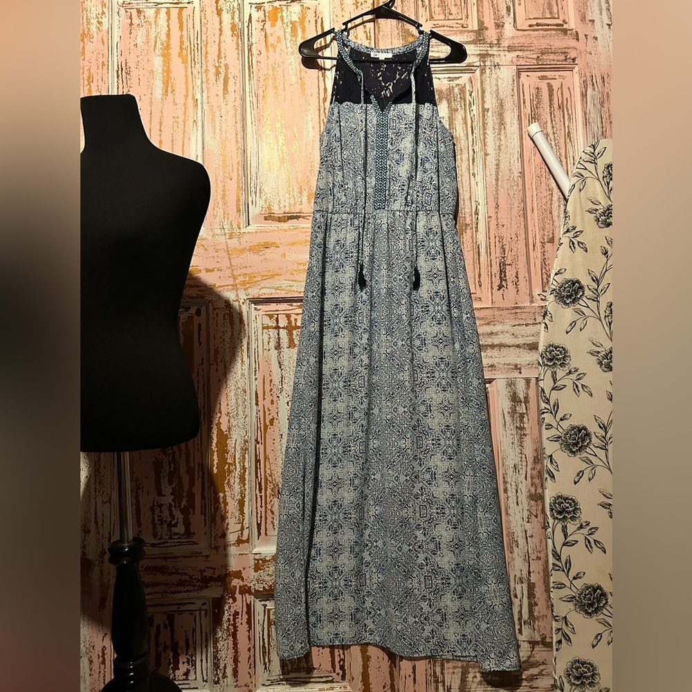 DR2 Blue and White Patterned Maxi Dress